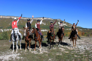 Многодневные конные туры - фото
